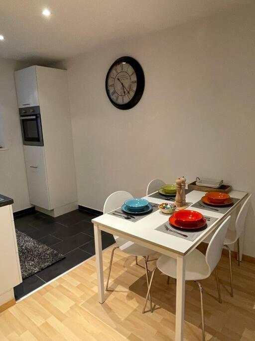 Gemuetliche Wohnung An Bester Lage Im Kreis 4 Zurich Extérieur photo